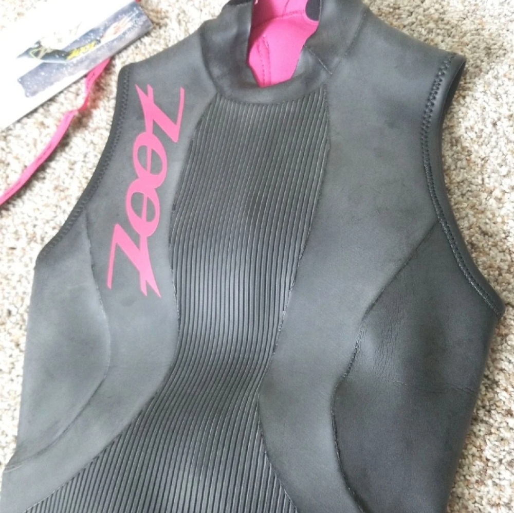 Zoot Women's Black and Pink Wetsuit - Picture 2 of 7
